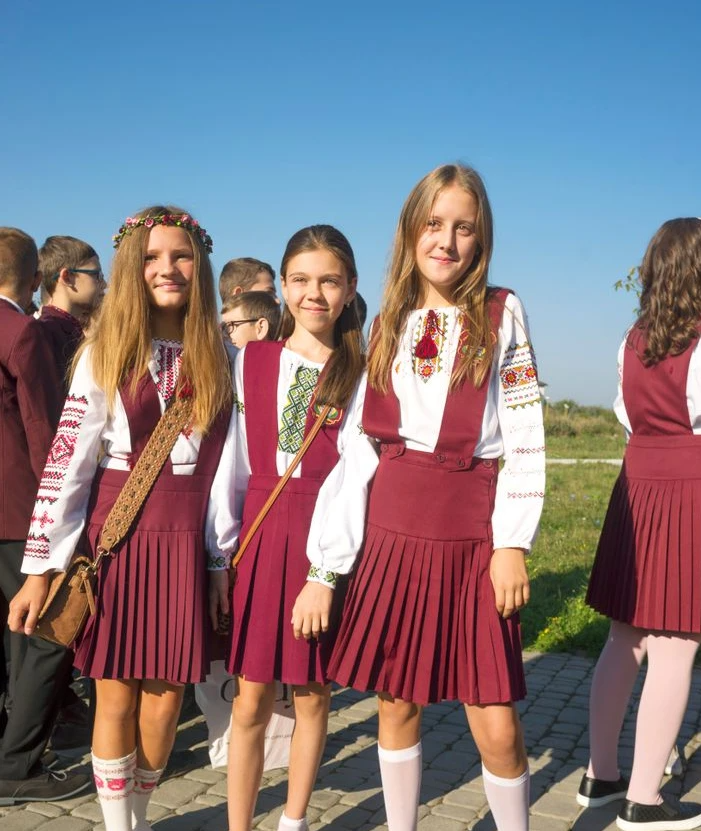 What are the school uniforms in the word? What are the school uniforms in the word?